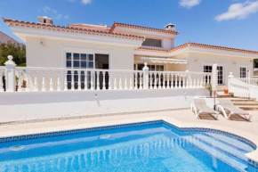 Villa Mercedes with heated pool and wifi internet